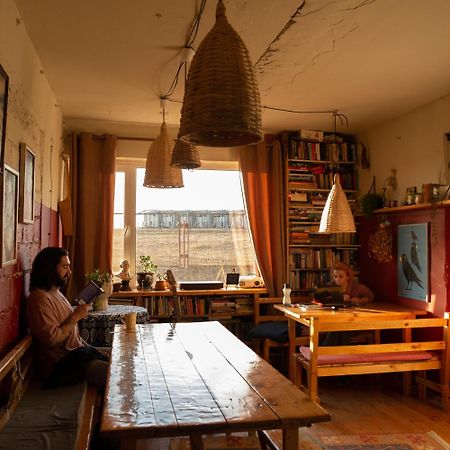 Udabno Hostel Bagian luar foto