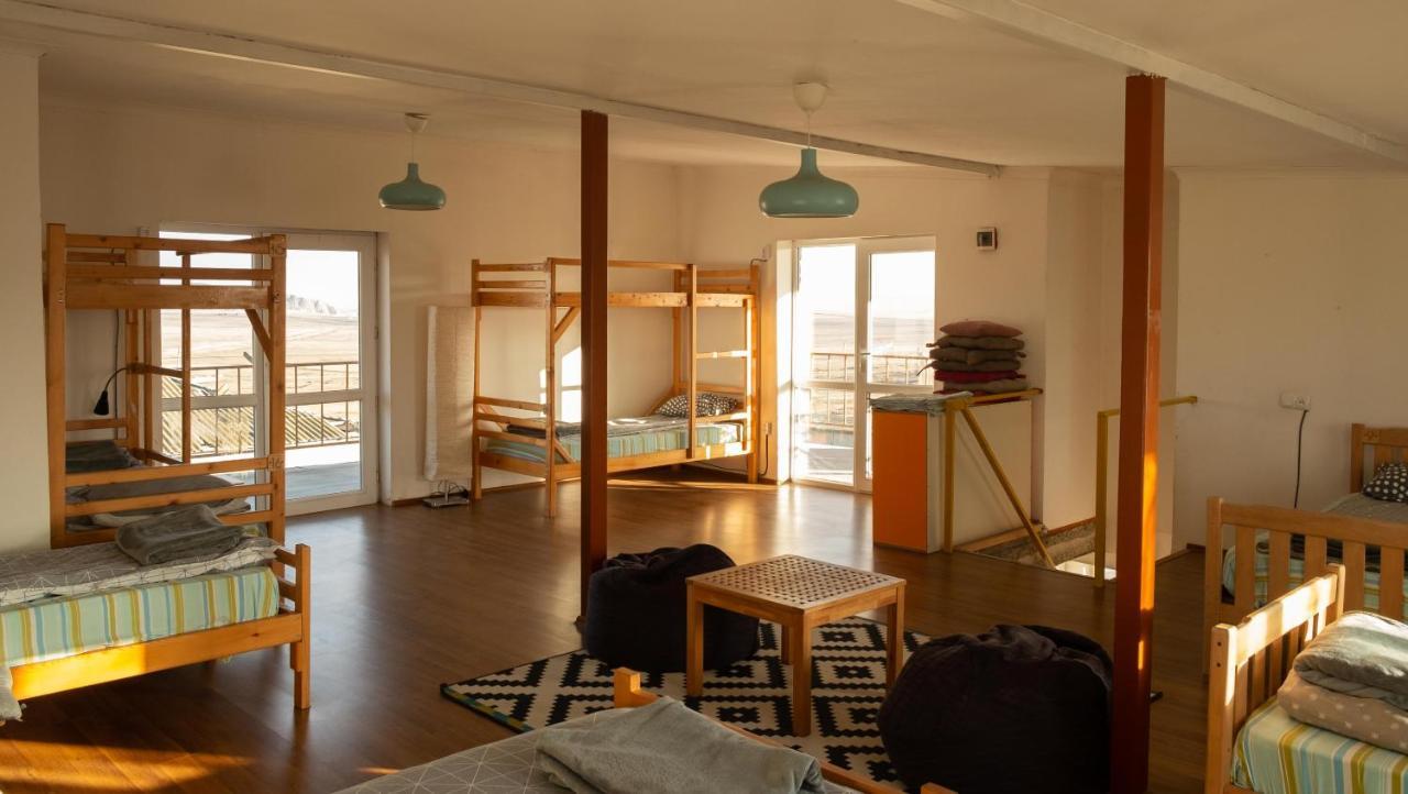 Udabno Hostel Bagian luar foto