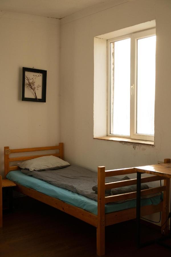 Udabno Hostel Bagian luar foto