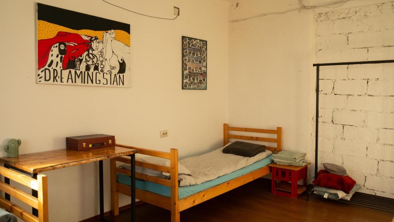 Udabno Hostel Bagian luar foto