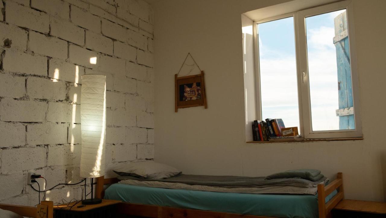 Udabno Hostel Bagian luar foto